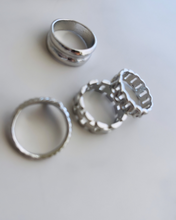 Load image into Gallery viewer, 4pc Snake Design Ring Set